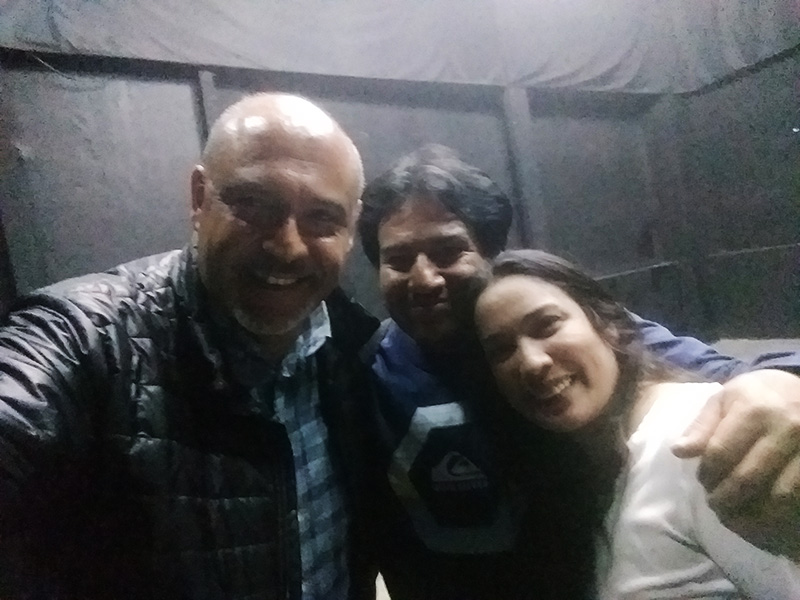 Sergio González con Vanessa Malca y Javier Pérez - ArtesUnidas.com