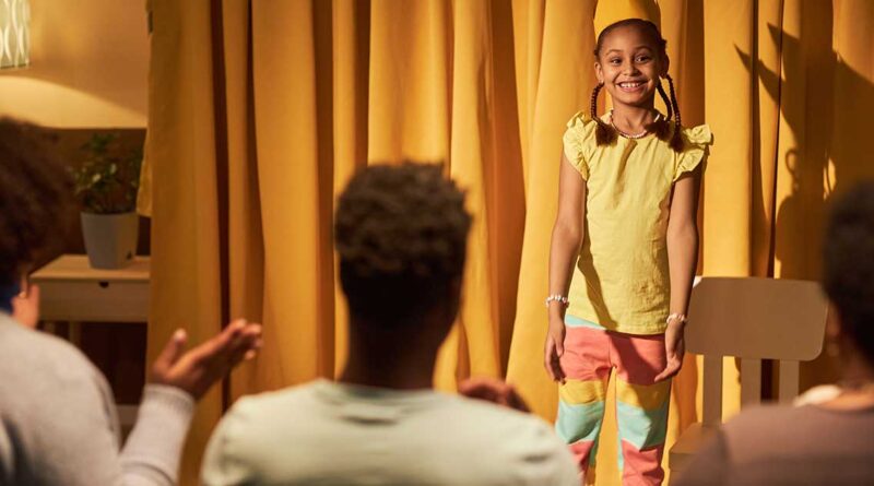 Teatro en casa: 10 beneficios para los niños