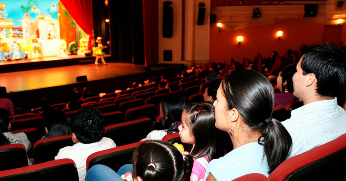 La magia del teatro familiar: arte y convivencia