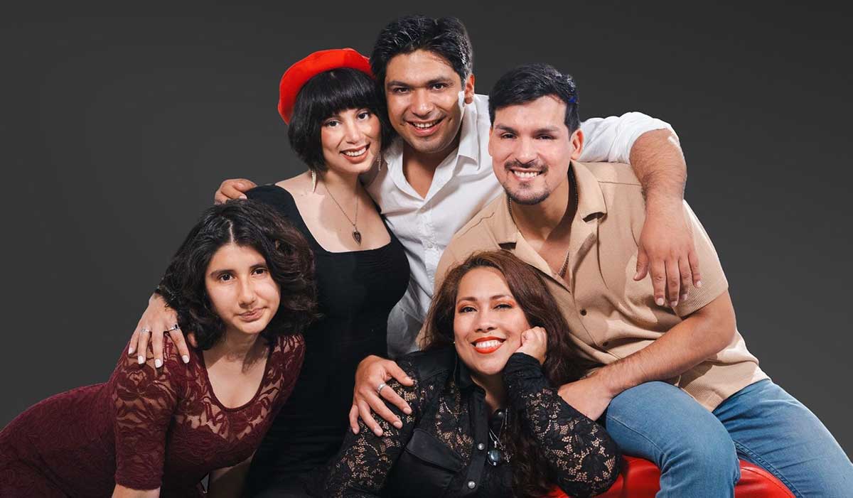 Elenco, Productora y Directora de la obra de teatro "El Ornitorrinco" Elenco, Productora y Directora de la obra de teatro "El Ornitorrinco"