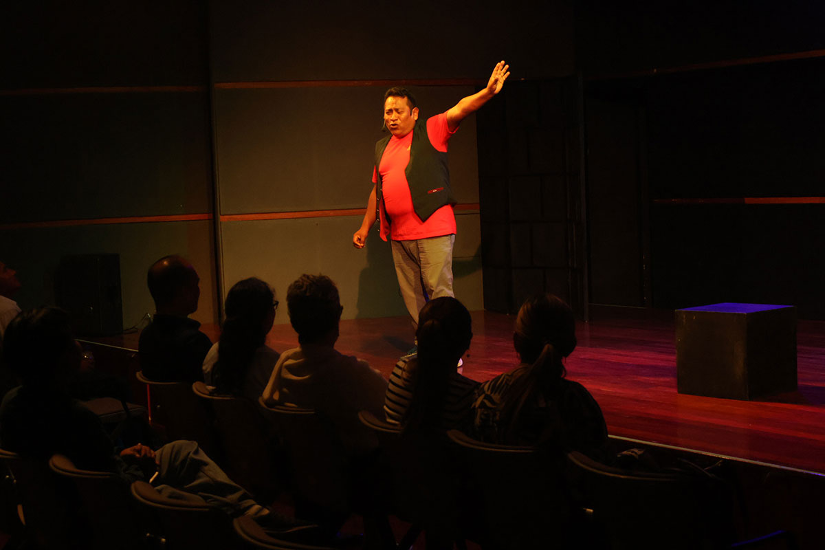 Mike Hancco presentó "El amor no avisa, causa"